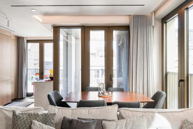 Living Room/Dining