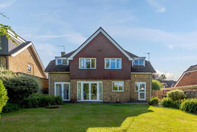 8392947-exterior04-800 dove park .jpg