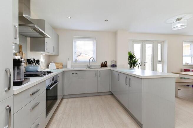 4 bed Detached for sale Image 4