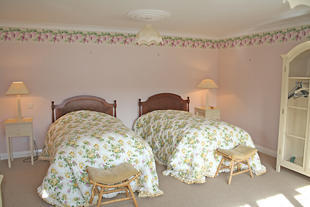 Guest bedroom