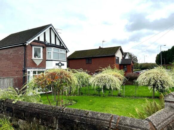 2 GARDEN DRIVE (5).jpeg