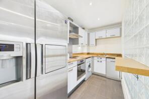 Flat 10, Bonham Court, Robin Hood Lane, Wokingham RG41 5PY