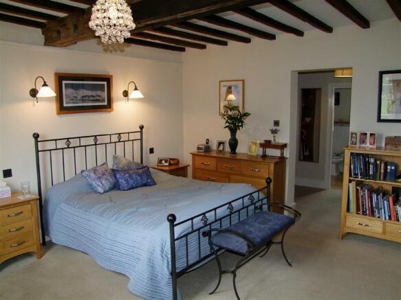 PRINCIPAL BEDROOM SU
