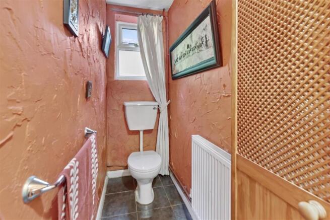 4 bed Semi-Detached for sale Image 10