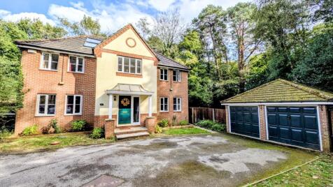 Monument Chase, Whitehill, Hampshire, GU35