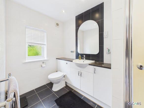 4 bed Detached for sale Image 12