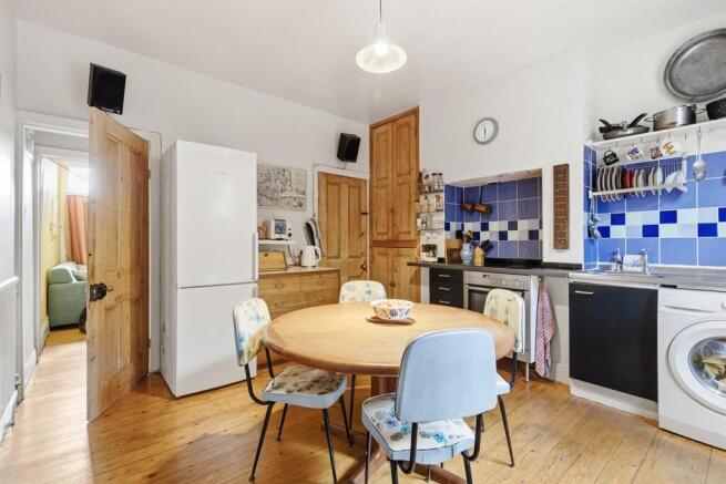 3 bed Terraced for sale Image 8