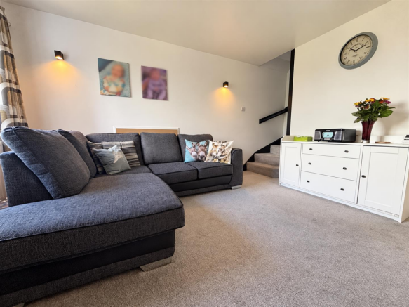 2 bed Semi-Detached for sale Image 6