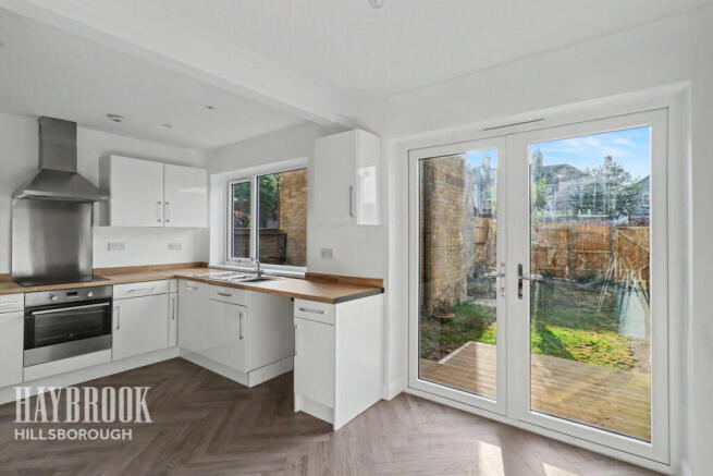 3 bed Semi-Detached for sale in stocksbridge