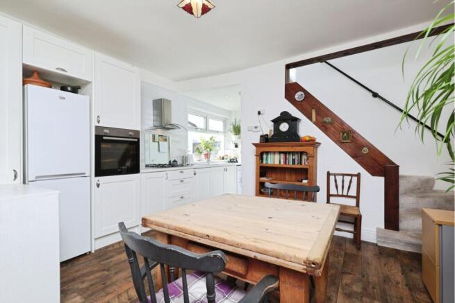 4 bed Semi-Detached for sale Image 8