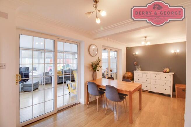 DINER / FAMILY AREA