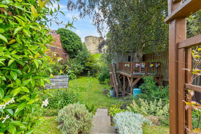 4 bed Detached for sale Image 7