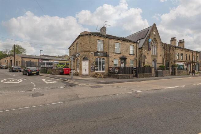 04 - 64 Huddersfield Road HX5 9AA.jpg