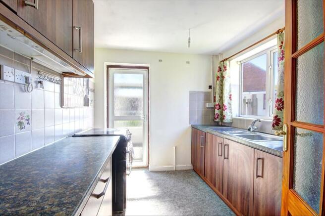 Kitchen 2.jpg