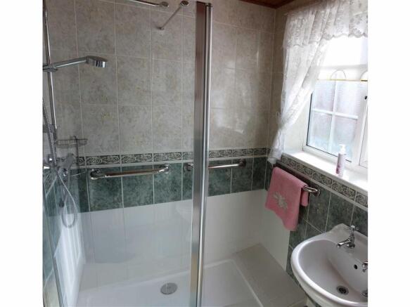 SHOWER ROOM/WC
