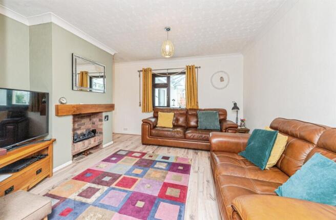3 bed Detached Bungalow for sale Image 5