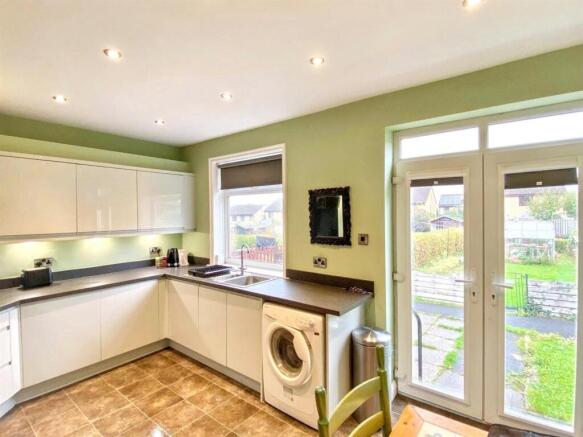 Scholey Road, Brighouse photo 3