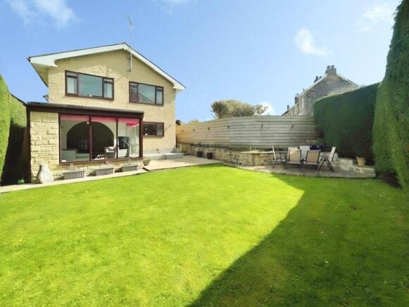 4 bed Detached for sale Image 6