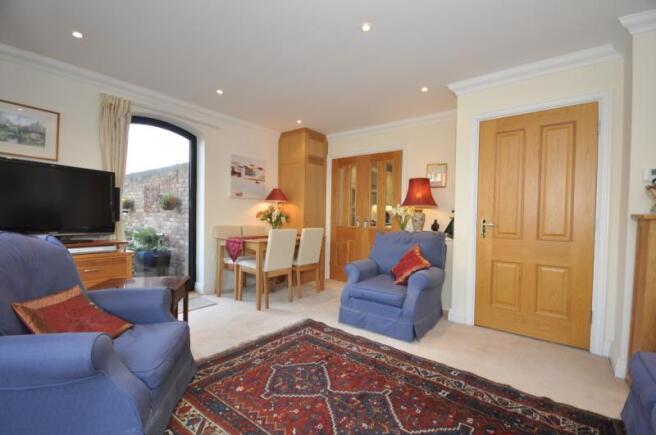 Sitting/Dining Room