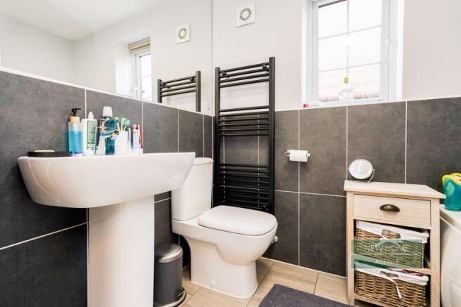 4 bed Detached for sale Image 10