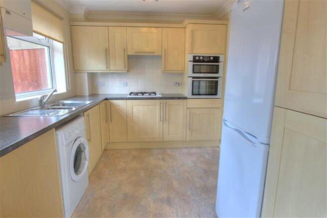 Kitchen/Dining Area: