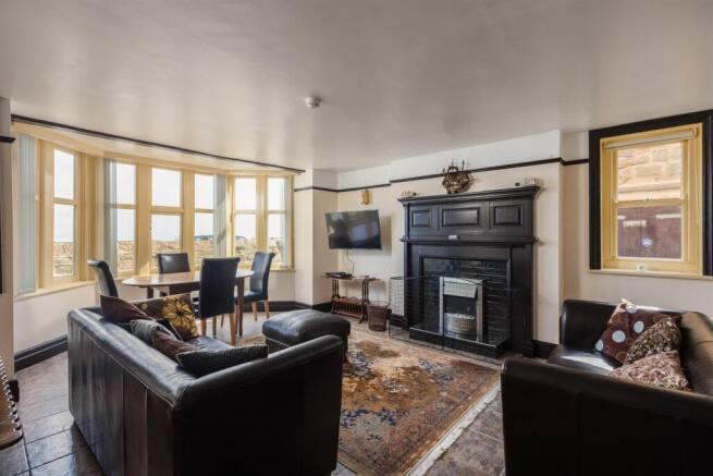 6 bed House for sale Image 5