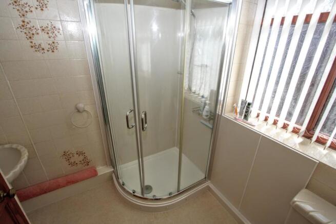 SHOWER ROOM/W.C.