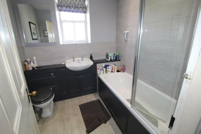 COMBINED BATHROOM