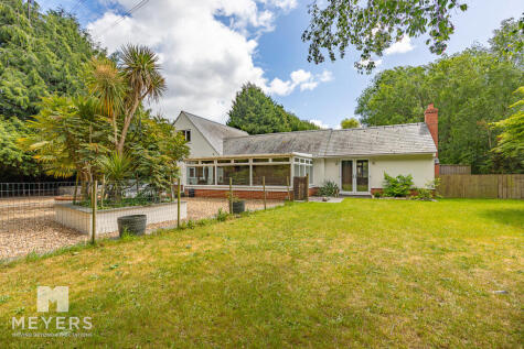 Three Cross Road, Ferndown, BH21 6
