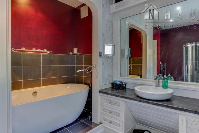 EN-SUITE: