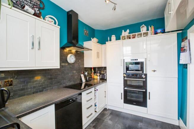 3 bed Semi-Detached for sale Image 7
