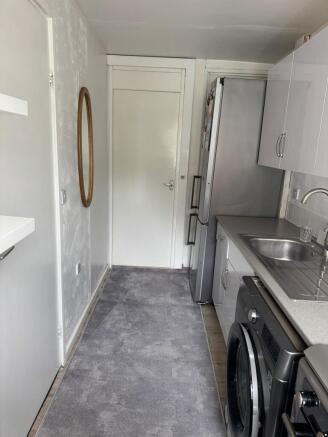 1 bed Terraced to rent Image 4