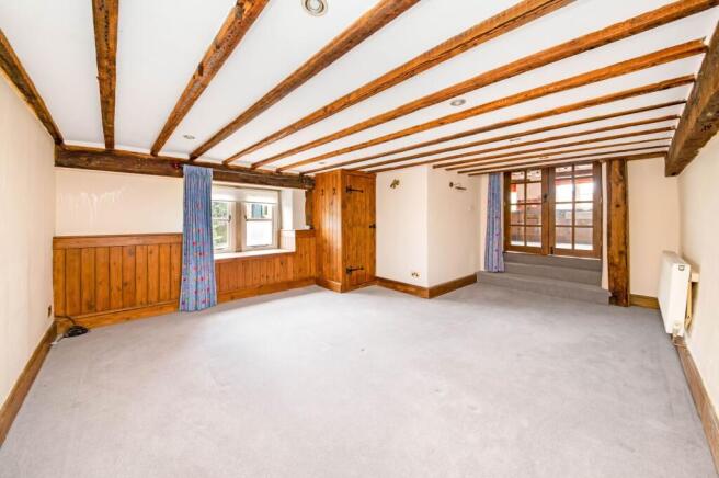 5 bed Detached for sale Image 9