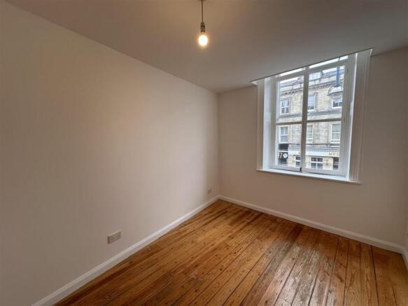 1 bed Flat to rent Image 4