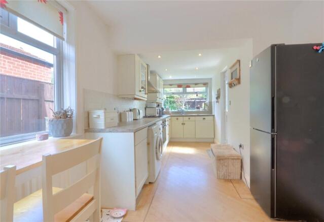 3 bed Semi-Detached for sale Image 6