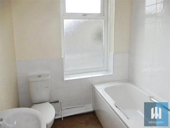 2 bed Terraced to rent Image 6