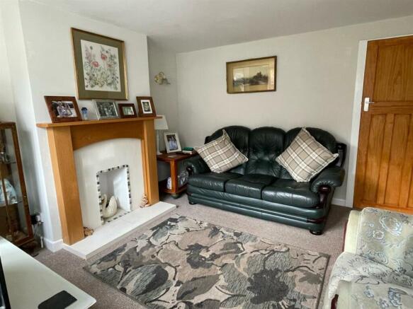 Lounge1.jpg