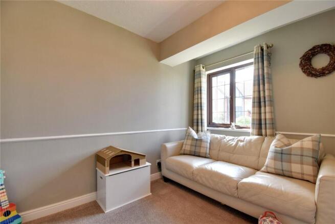 4 bed Detached for sale Image 11