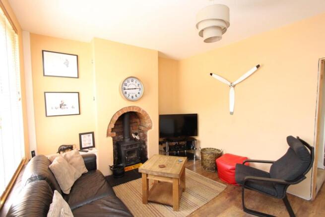 Lounge 2.jpg