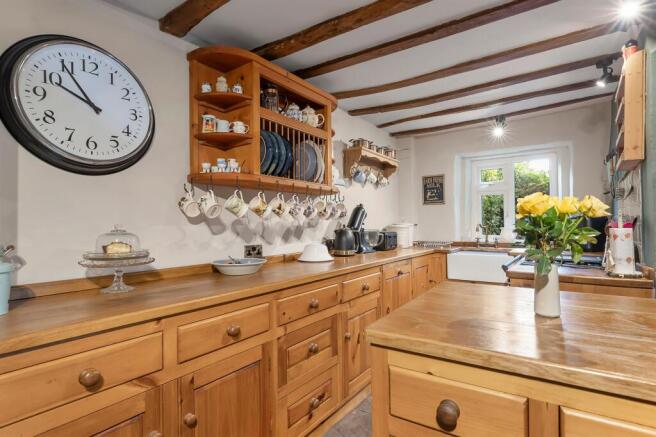 4 bed Semi-Detached for sale Image 9