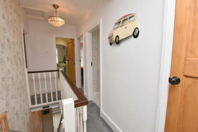 FIRST FLOOR LANDING