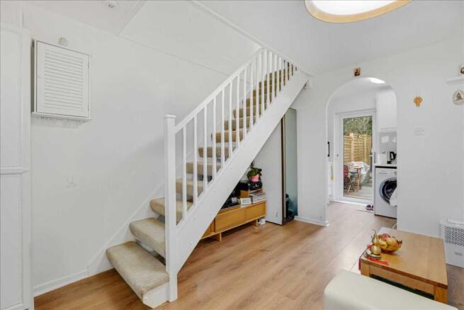 Pettingrew Close, Walnut Tree, Milton Keynes photo 4
