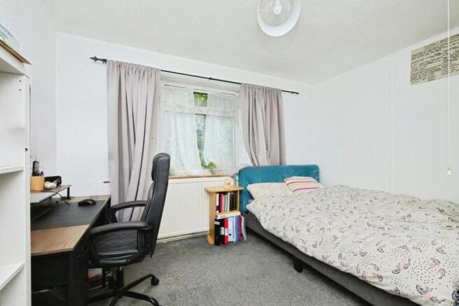 4 bed Semi-Detached for sale Image 5