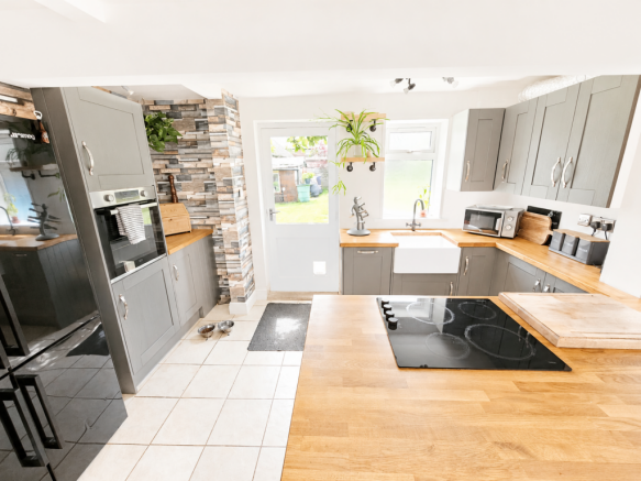 3 bed Semi-Detached for sale Image 5