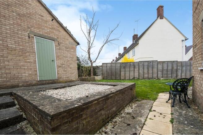 garden with garage