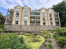 10, Woodcroft Grange, Burnley Road, Warley, Halifax HX2 7LQ