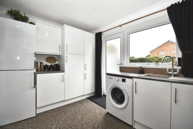 2 bed Semi-Detached for sale Image 6