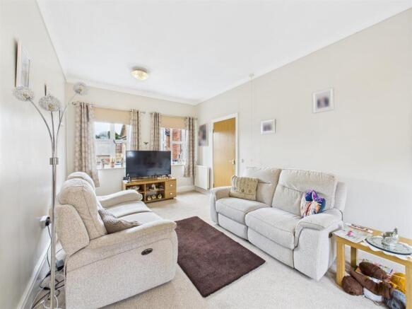 2 bed Retirement Property for sale Image 5