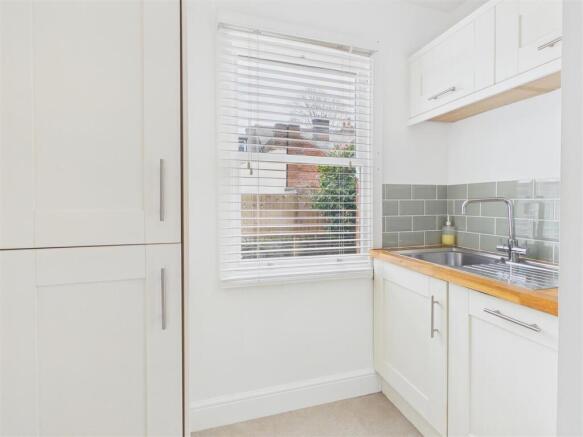 3 bed Terraced for sale Image 10