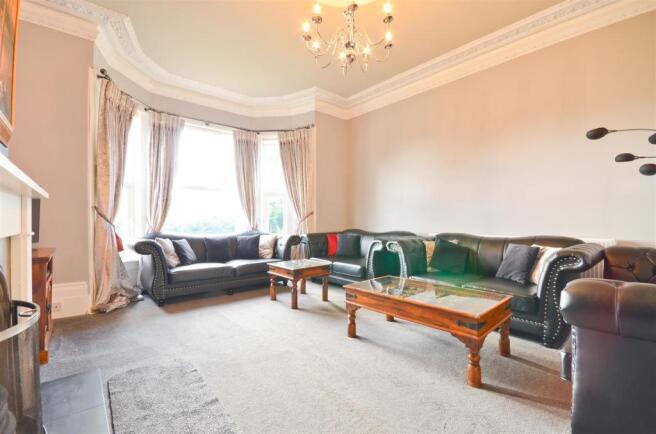 Large Sitting Room.JPG